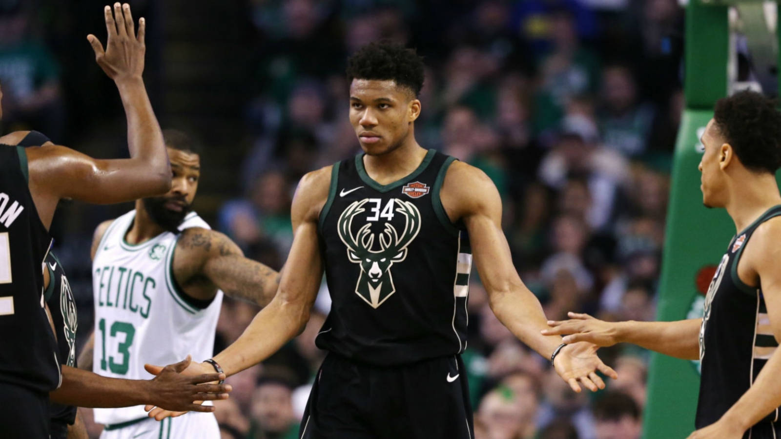 ayx-字母哥重返赛场，重返赛场首场状态出色，利物浦观众沸腾！的简单介绍